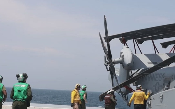 26th Marine Expeditionary Unit’s Type Commander’s Amphibious Training | HMH-461 conducts carrier qualifications aboard the USS Arlington