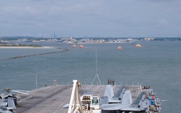 Nimitz Arrives in Florida