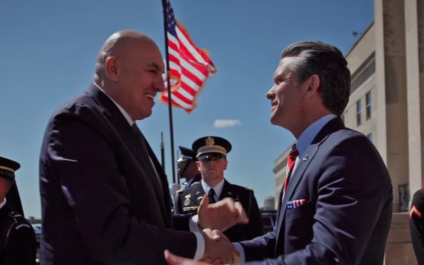 SW Hosts Italian MINDEF at Pentagon