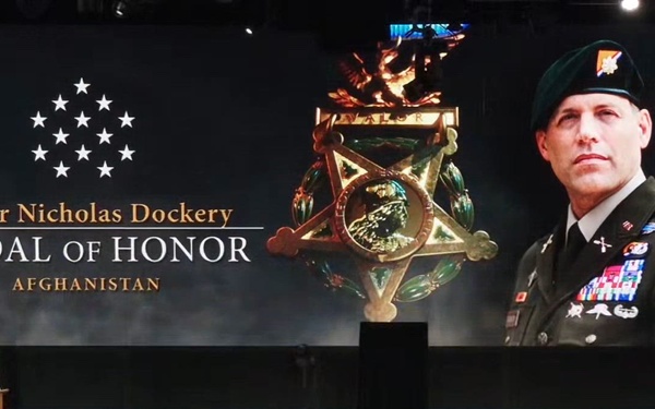 Hegseth Inducts Medal of Honor Recipient into Hall of Heroes
