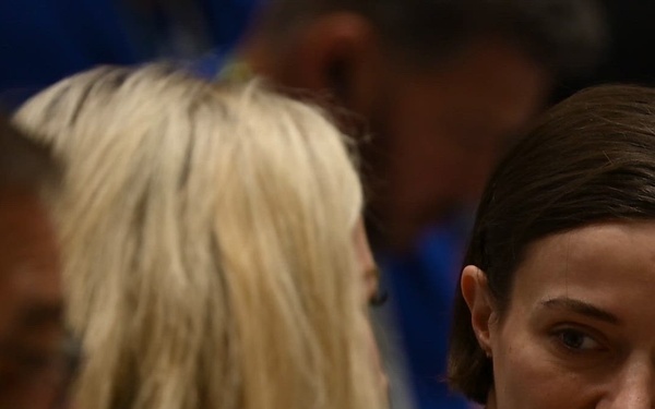 Air Force Warrior Games athletes compete in powerlifting