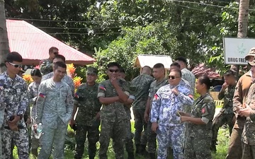 KAMANDAG 10: USMC, Philippine marines conduct expert exchange