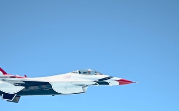 434th ARW Refuels Thunderbirds