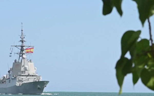 ESPS Alvaro de Bazan Arrives at Pearl Harbor for RIMPAC 2026