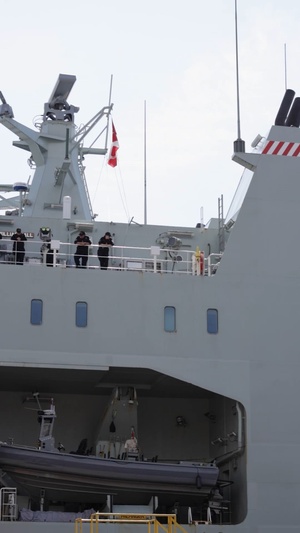 HMCS William Hall Participates in Sail 250 MD