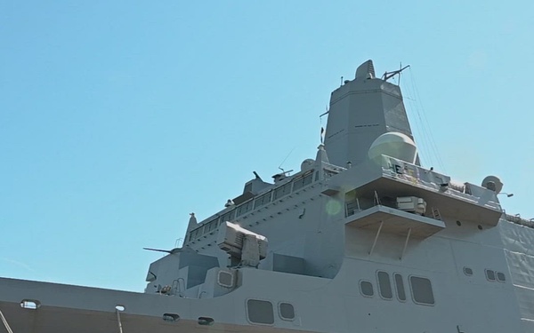 USS Arlington (LPD 24) Virtual Tour