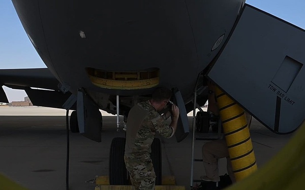 KC-135 enables F-35 operations through aerial refueling in CENTCOM