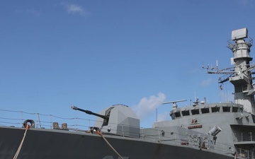 B-Roll: Naval vessels host tours for RIMPAC 26 "Open Ship Day"