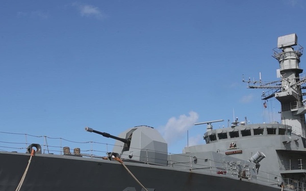 B-Roll: Naval vessels host tours for RIMPAC 26 "Open Ship Day"
