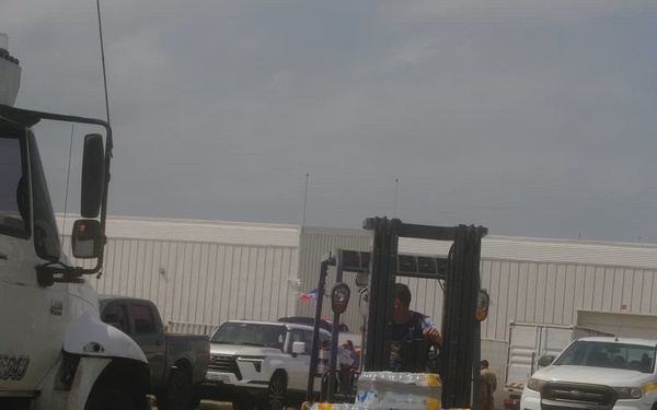 U.S. Army Soldiers Assist Panamanian Partners with Humanitarian Aid Distribution