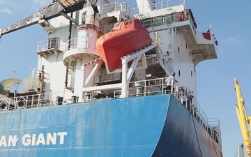 Soldiers Execute Ship-to-Shore Logistics During CJLOTS
