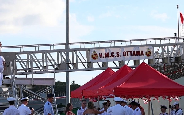 B-Roll: Royal Canadian Navy hosts RIMPAC reception aboard HMCS Ottawa (FFH 341)