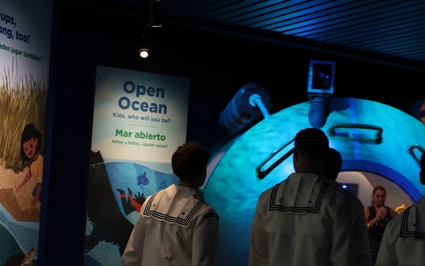 Sailors and Marines Visit NYC Aquarium