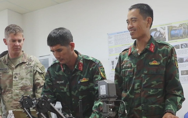 US, Vietnamese Partners Conduct Explosive Ordinance Disposal Familiarization During Pacific Friendship 2026