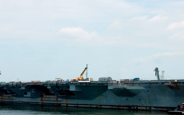 Rear Adm. Hakimzadeh Welcomes USS Gerald R. Ford (CVN 78) to Norfolk Naval Shipyard