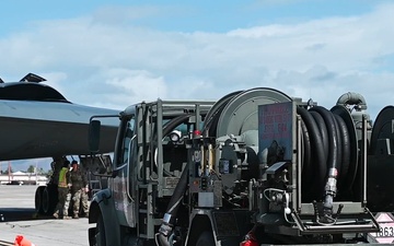 Rapid refueling keeps the B-2 mission moving (horizontal reel)