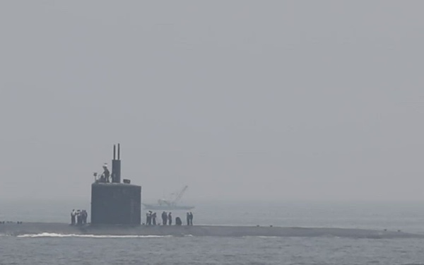 USS Scranton (SSN 756) pulls into CFAY