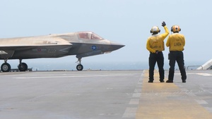 USS Boxer (LHD-4) Conducts Flight Operations