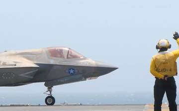 USS Boxer (LHD-4) Conducts Flight Operations