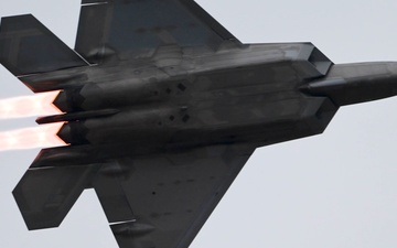 F-22 Raptor Demonstration Team showcases fifth-generation capabilities at Oshkosh 2026