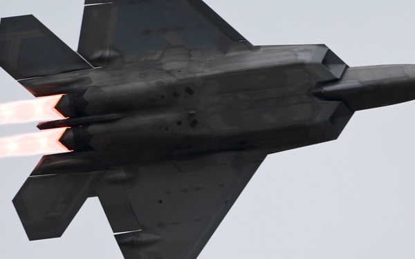 F-22 Raptor Demonstration Team showcases fifth-generation capabilities at Oshkosh 2026