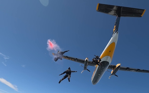 Golden Knights Drop Into the Rochester Airshow