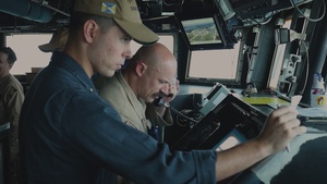 USS Mason Conducts Bridge Operations