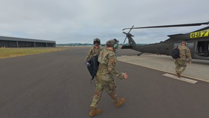 Oregon Guard senior leaders visit airmen fighting Grasshopper Fire