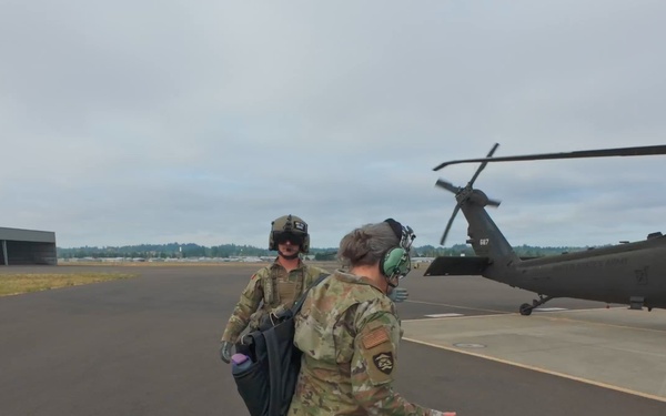 Oregon Guard senior leaders visit airmen fighting Grasshopper Fire