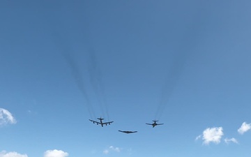 America’s Bomber Trio Flies Over Freedom 250 Grand Prix