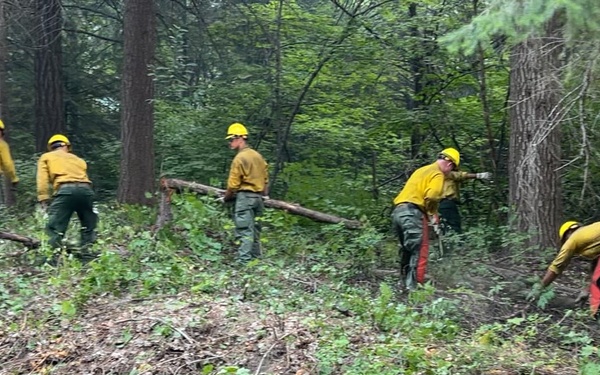 Active-duty U.S. Army Soldiers from 7th Infantry Division activated as wildland firefighters on the Little Giant Fire