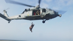 11th MEU Marines, Sailors Conduct Hoist Training Aboard USS Portland