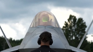 F-22 Headlines Air Show London Skydrive 2026