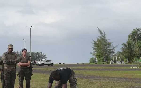 B-Roll: DELAYEN 26: MRF-D Marines, French soldiers conduct commando course