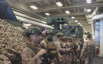 13th MEU | LAR Co. Executes an Amphibious Assault Broll