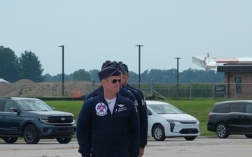 Thunderbirds Perform at Grissom ARB