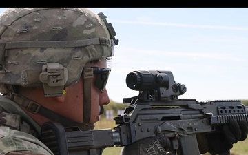 U.S. Soldiers and NATO Allies conduct joint weapons familiarization in Poland - B-roll