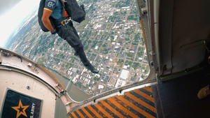 Golden Knights Carry Army Colors Into Owensboro Air Show