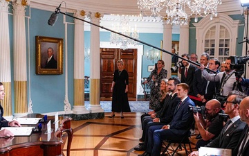 Secretary of State Marco Rubio participates in a memorandum of understanding signing ceremony with Lithuanian Foreign Minister Kęstutis Budrys