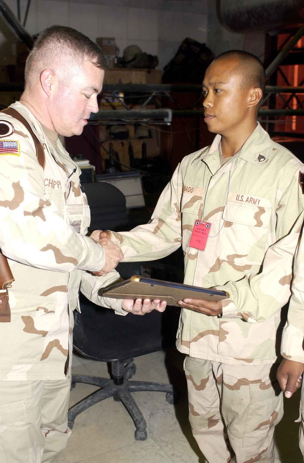 Army soldier receives award in Iraq