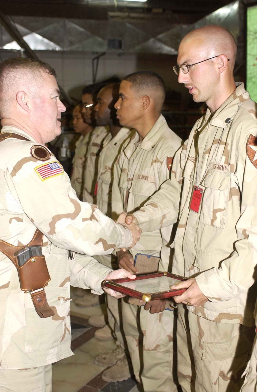 Army soldier receives award in Iraq