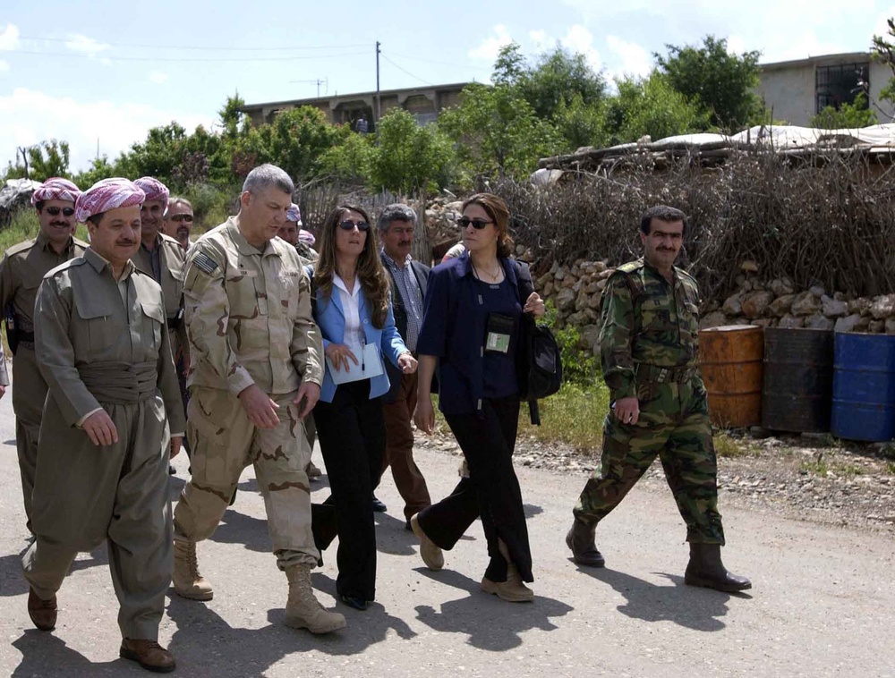 Coalition forces visit with President Massoud Barzani