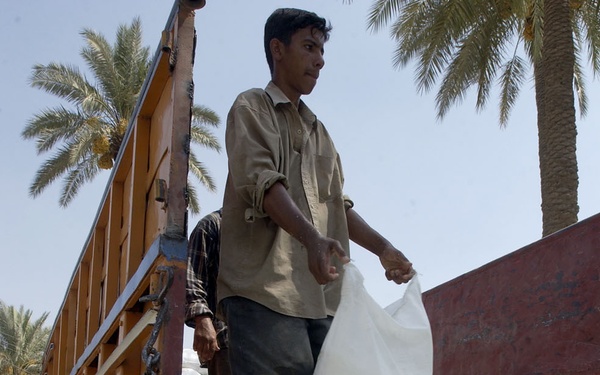 1-8 Cav. CA Deliver Seeds to Al Boetha Farmers