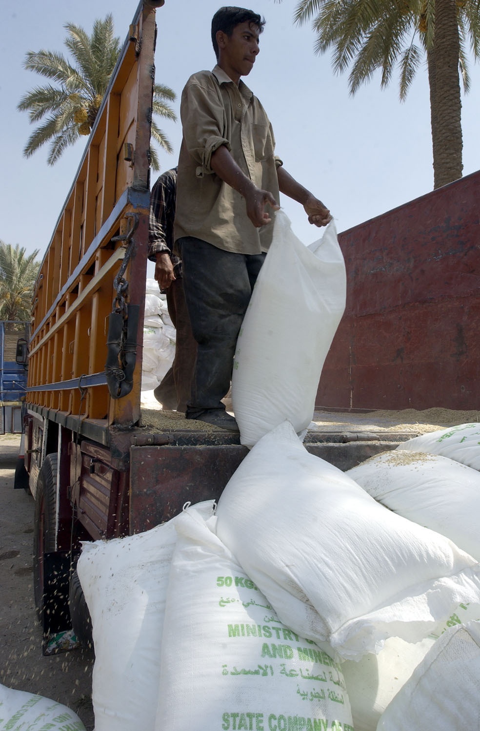 1-8 Cav. CA Deliver Seeds to Al Boetha Farmers