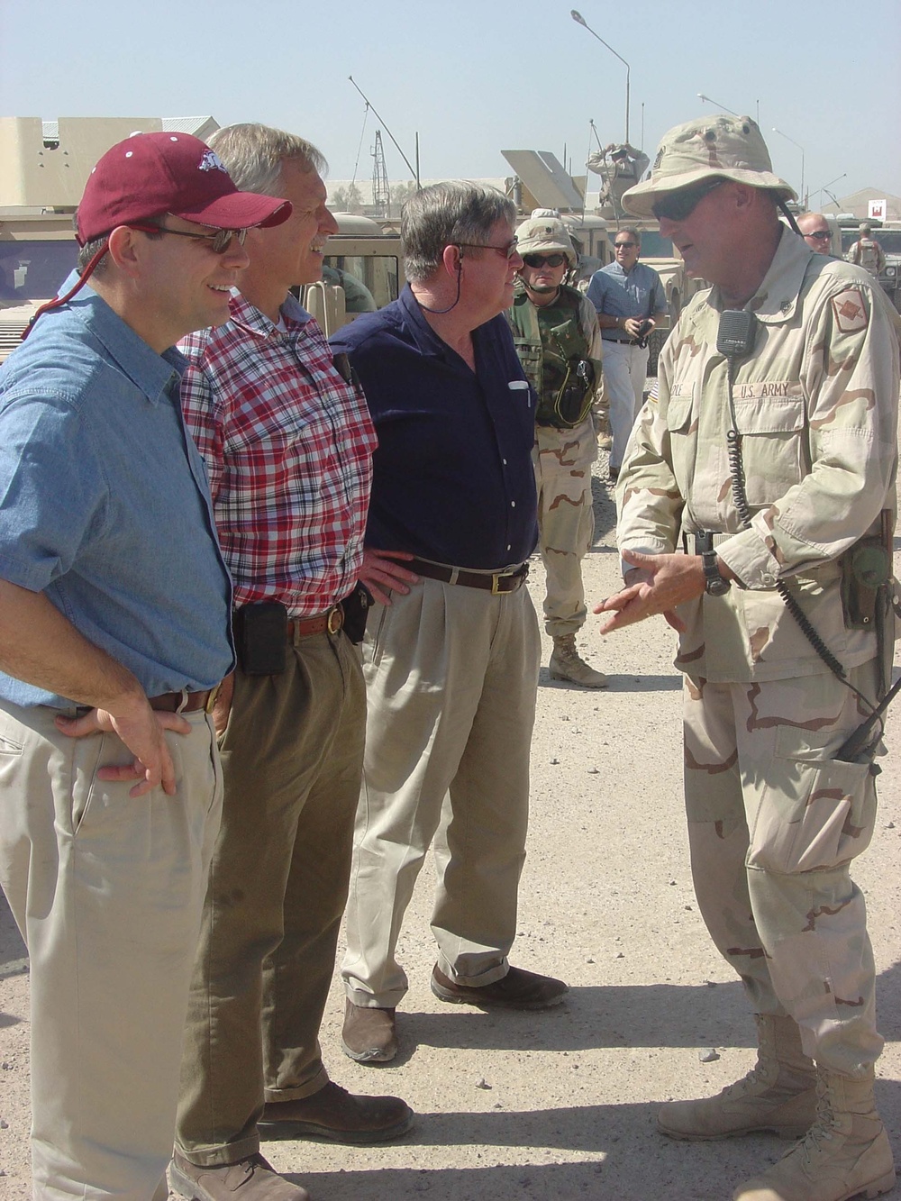 Congressional Delegation Visits Arkansas Soldiers