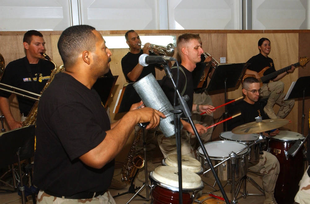 1st Cavalry Division Band Puts on Concert for Troops