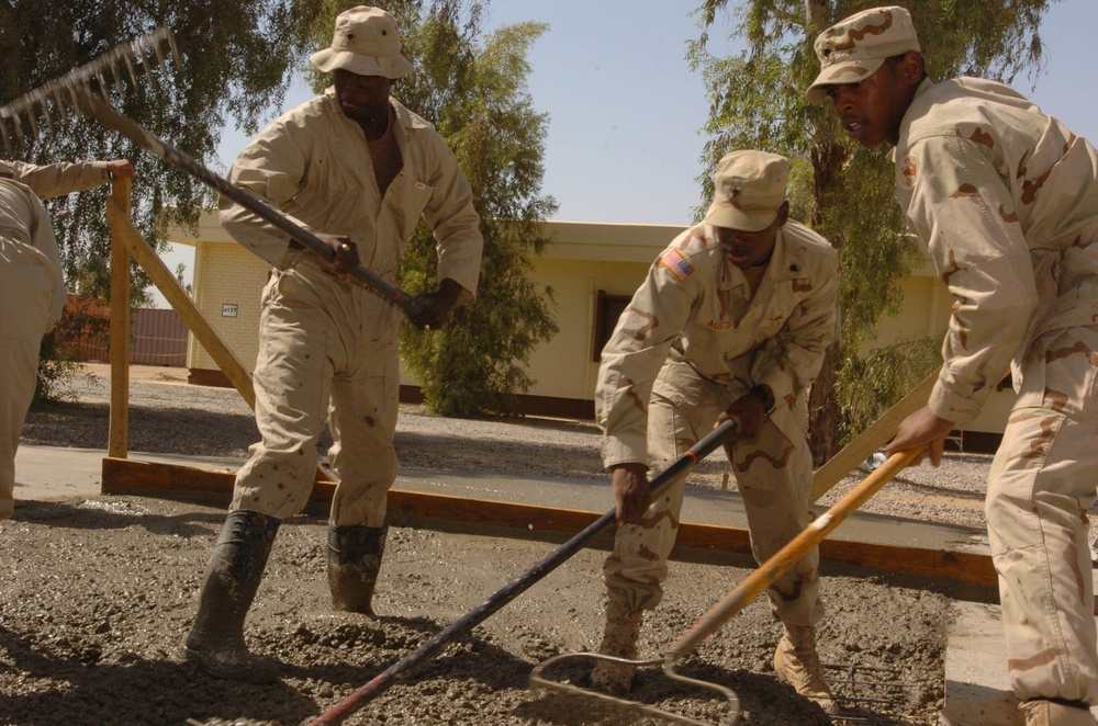 Engineers help rebuild Iraq