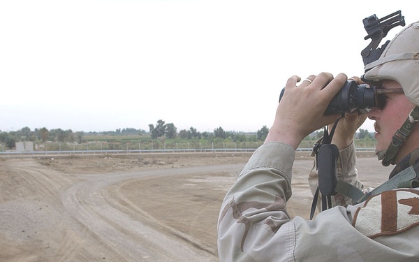 20041106-A-8908C-021