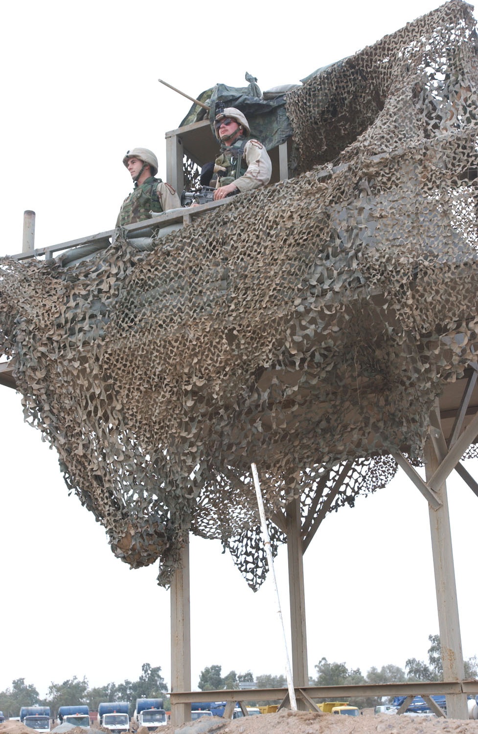 20041106-A-8908C-030