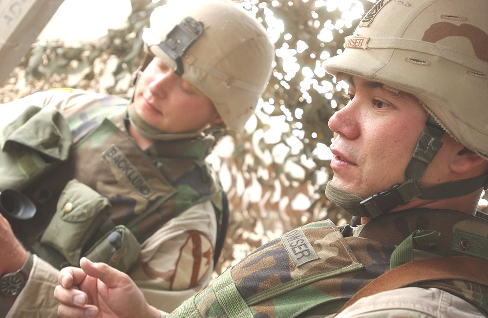 20041106-A-8908C-050